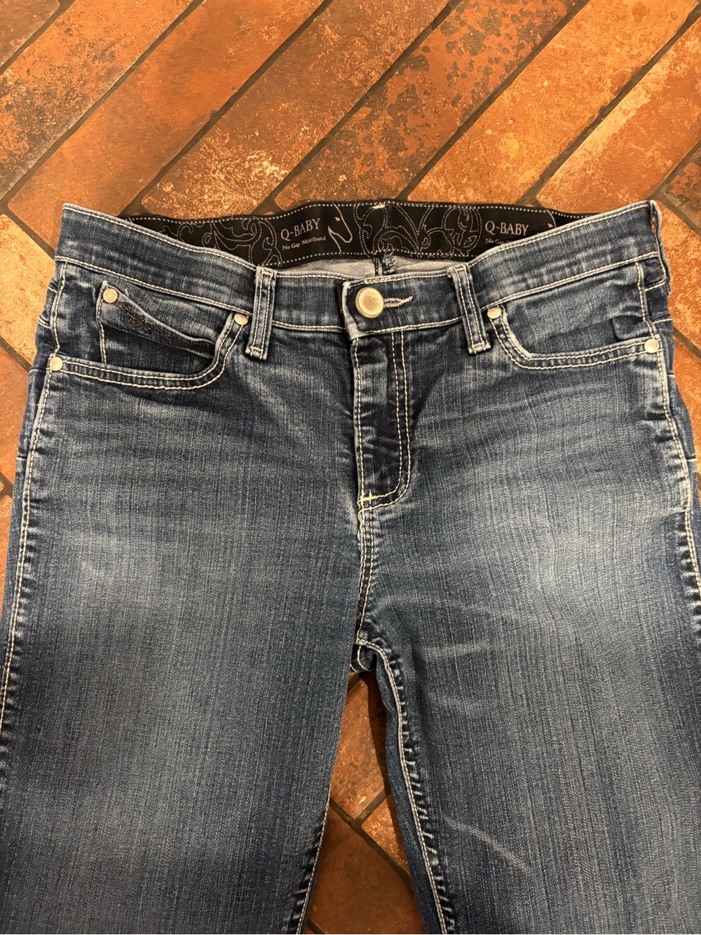 Wrangler Blue Straight Leg Jeans with Embroidered Back Pocket - Picture 5 of 8